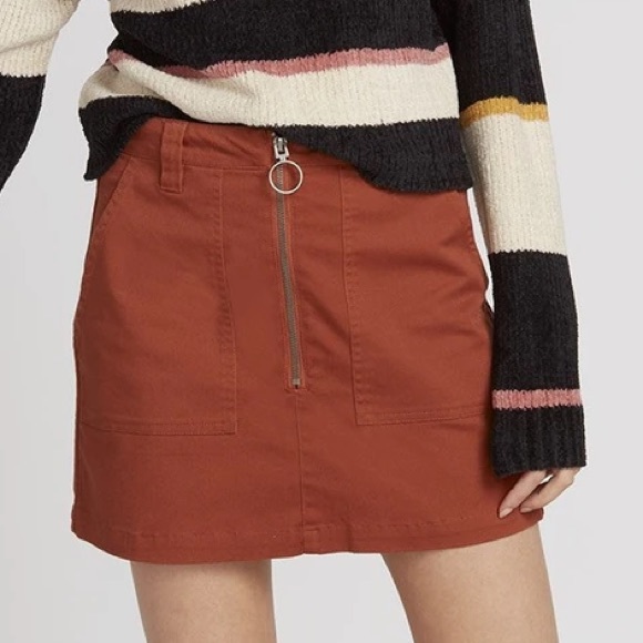 🍁Volcom Frochickie Mini Skirt🍁~med - Picture 1 of 16